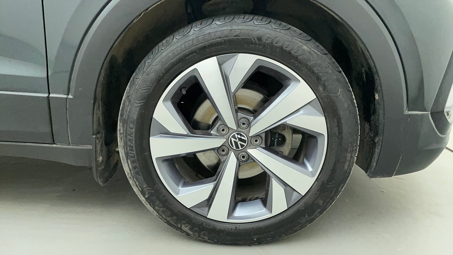 Used 2022 Volkswagen Taigun Topline 1.0 TSI MT Petrol Manual tyres RIGHT FRONT TYRE RIM VIEW