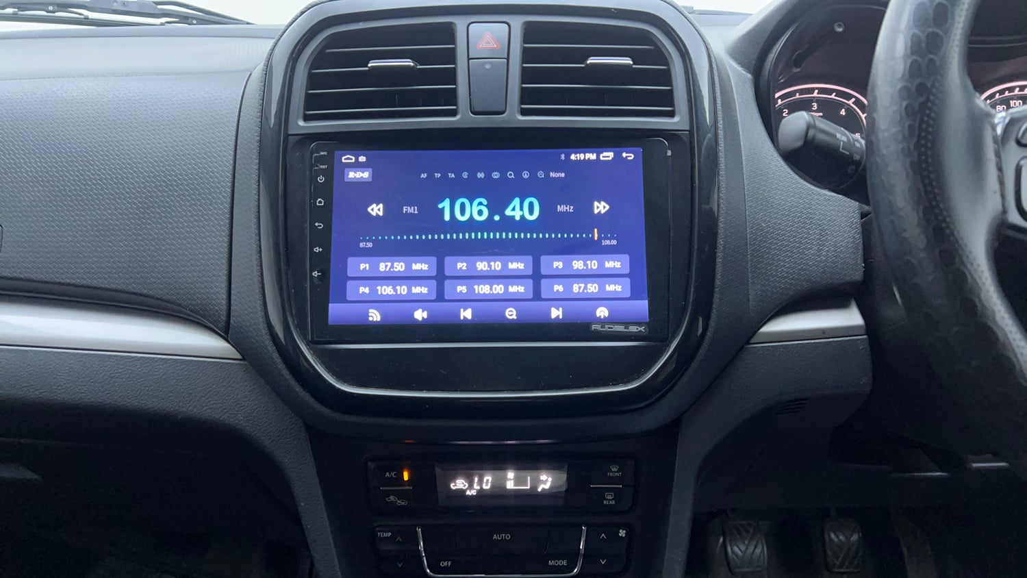 Used 2018 Maruti Suzuki Vitara Brezza [2016-2020] ZDi Plus Diesel Manual interior MUSIC SYSTEM & AC CONTROL VIEW
