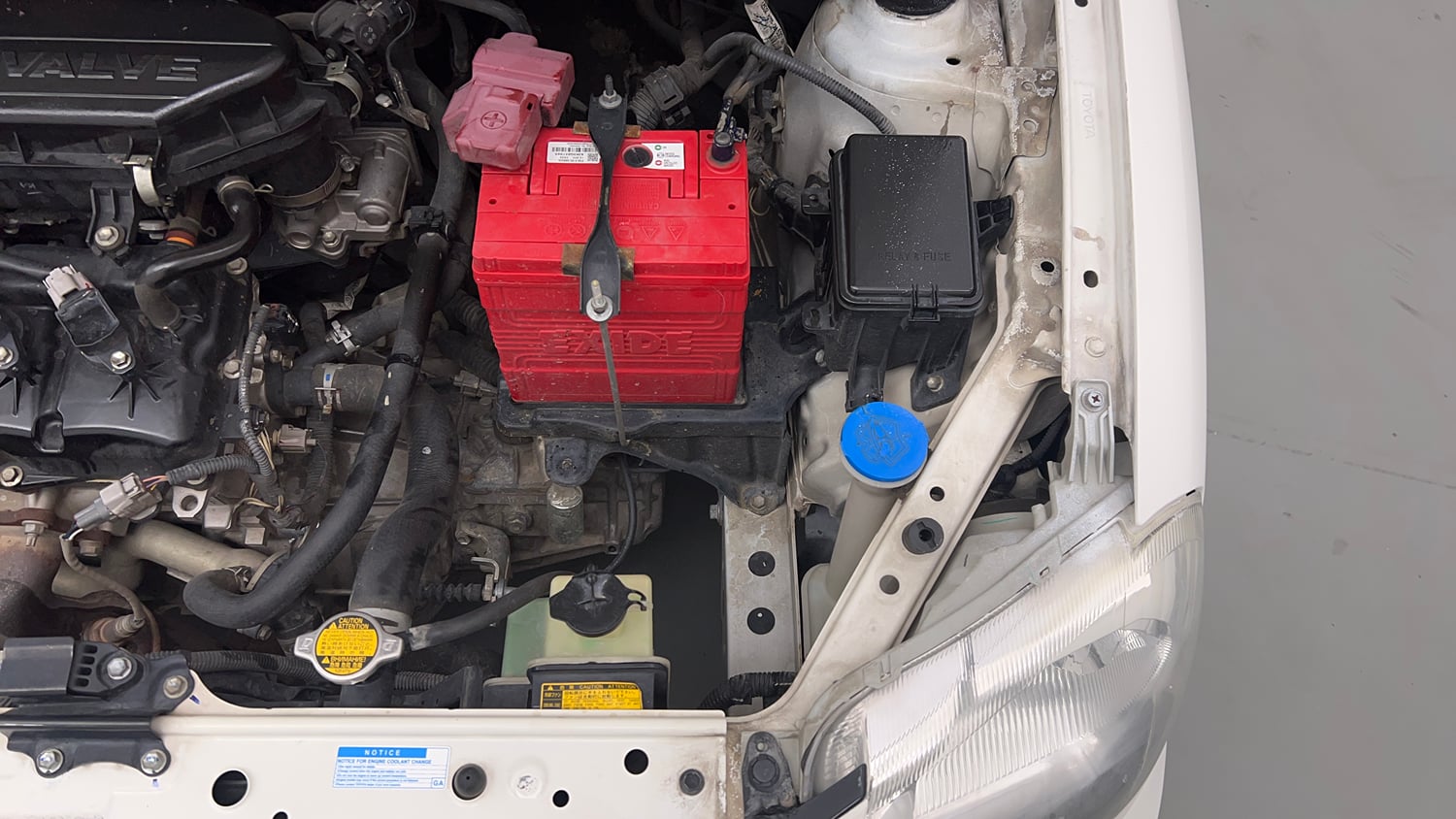 Used 2015 Toyota Etios Liva G Petrol Manual engine ENGINE LEFT SIDE VIEW