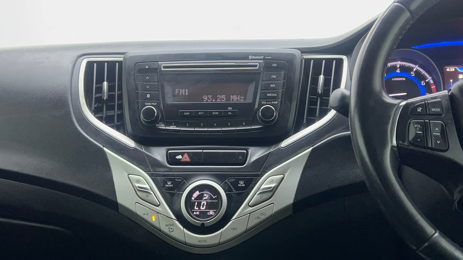 Used 2016 Maruti Suzuki Baleno Zeta 1.2 AT Petrol Automatic interior MUSIC SYSTEM & AC CONTROL VIEW