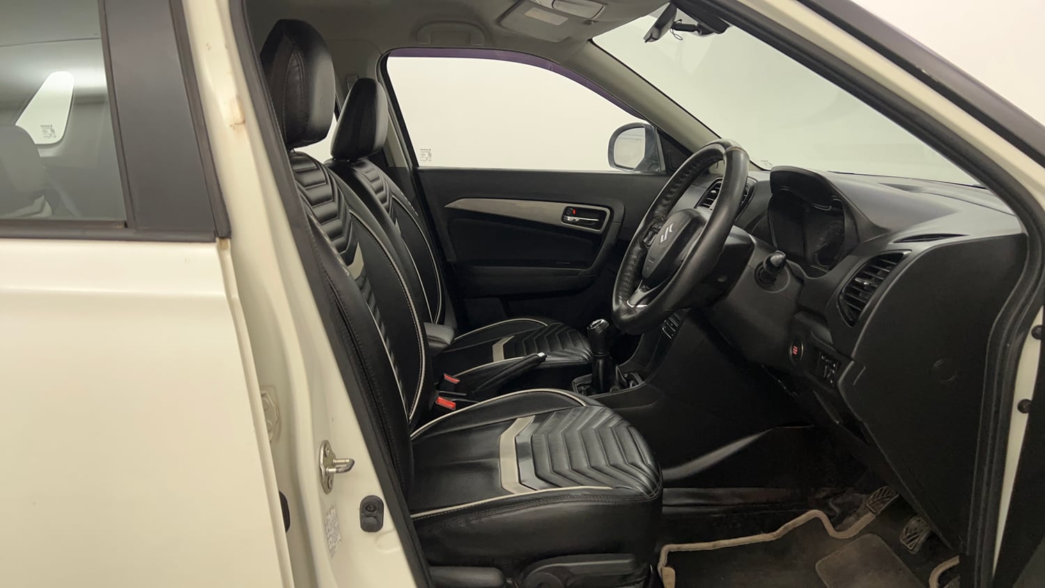 Used 2019 Maruti Suzuki Vitara Brezza [2016-2020] ZDi Plus Diesel Manual interior RIGHT SIDE FRONT DOOR CABIN VIEW