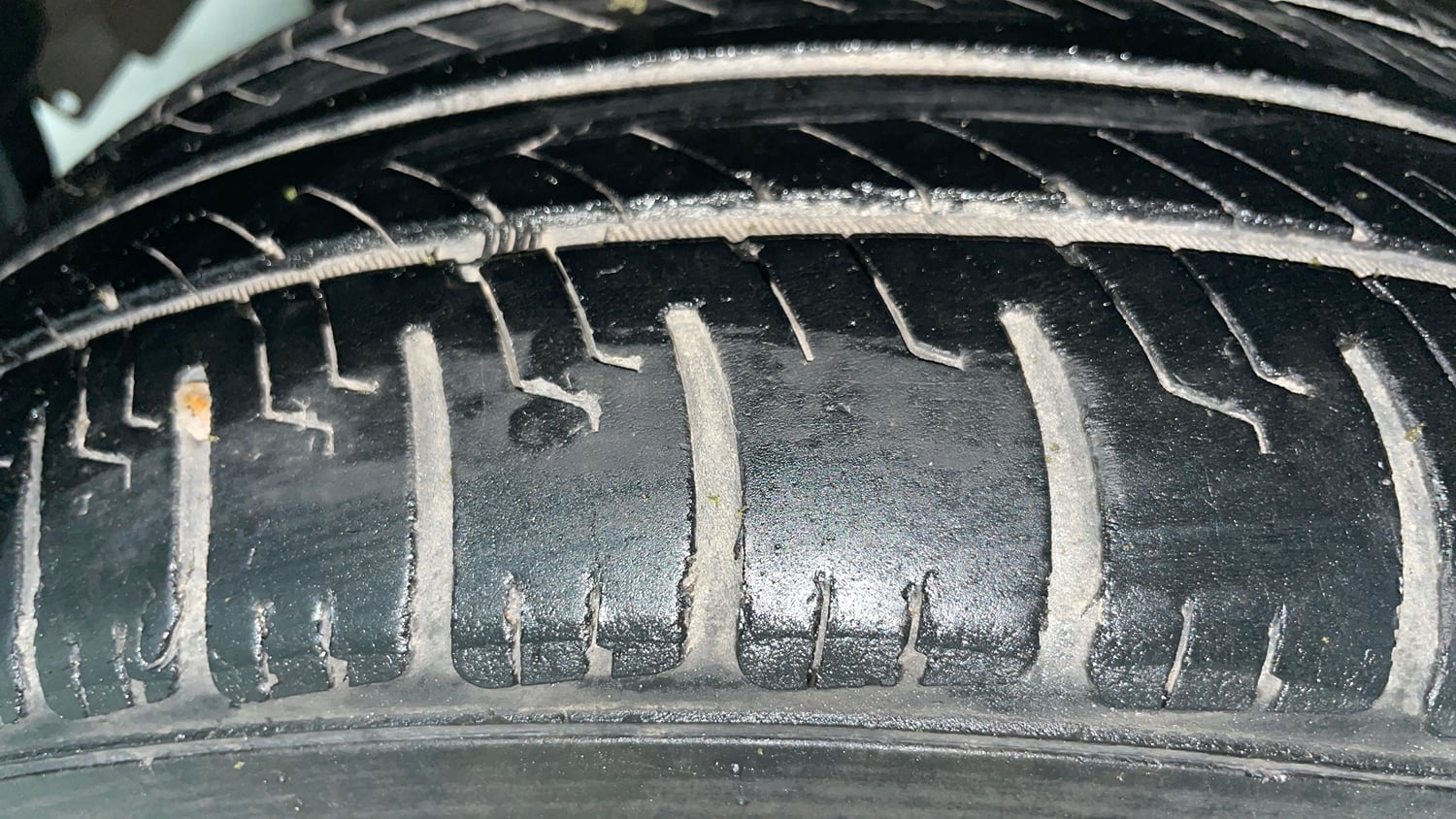 Used 2017 Honda Amaze 1.2 SX i-VTEC Petrol Manual tyres LEFT FRONT TYRE TREAD VIEW