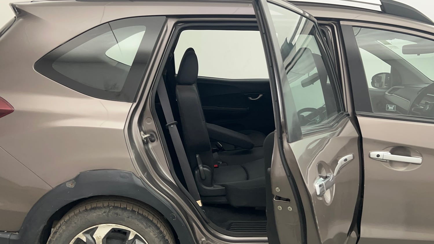 Used 2017 Honda BR-V V CVT Petrol Petrol Automatic interior RIGHT SIDE REAR DOOR CABIN VIEW