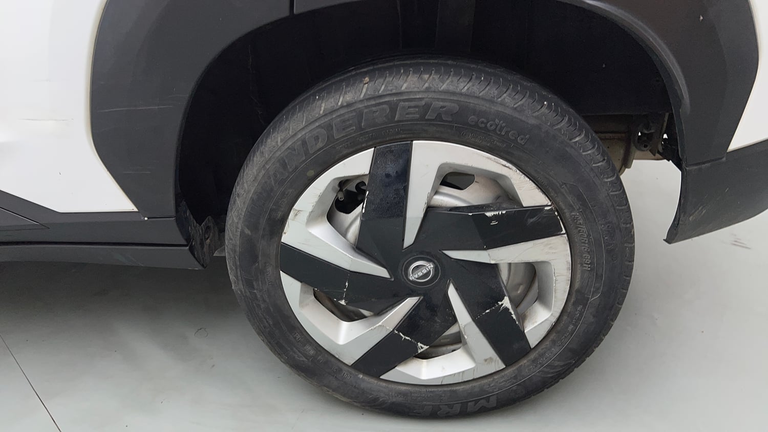Used 2022 Nissan Magnite XE Petrol Manual tyres LEFT REAR TYRE RIM VIEW