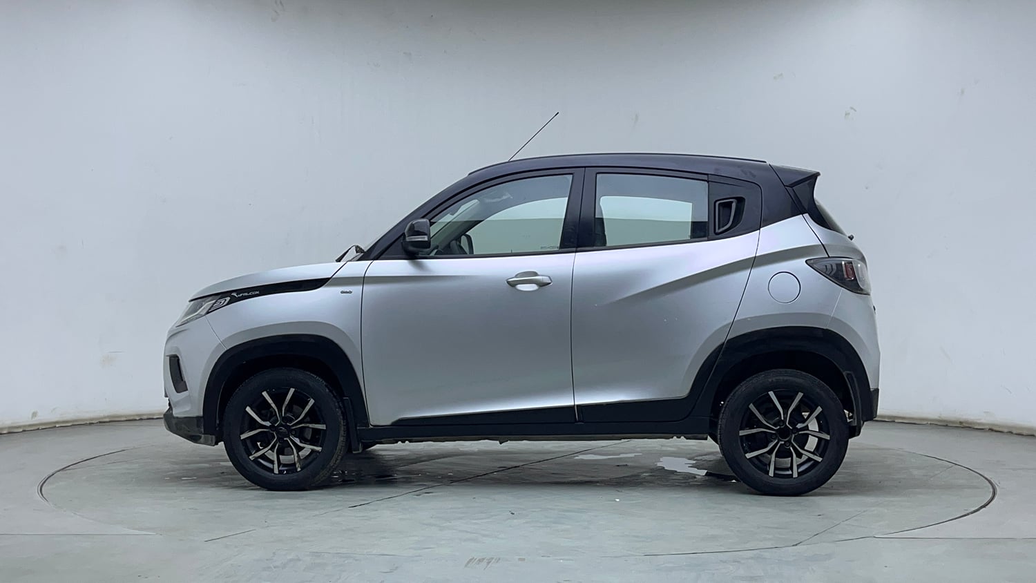 Used 2019 Mahindra KUV100 NXT K8 6 STR Dual Tone Petrol Manual exterior LEFT SIDE VIEW