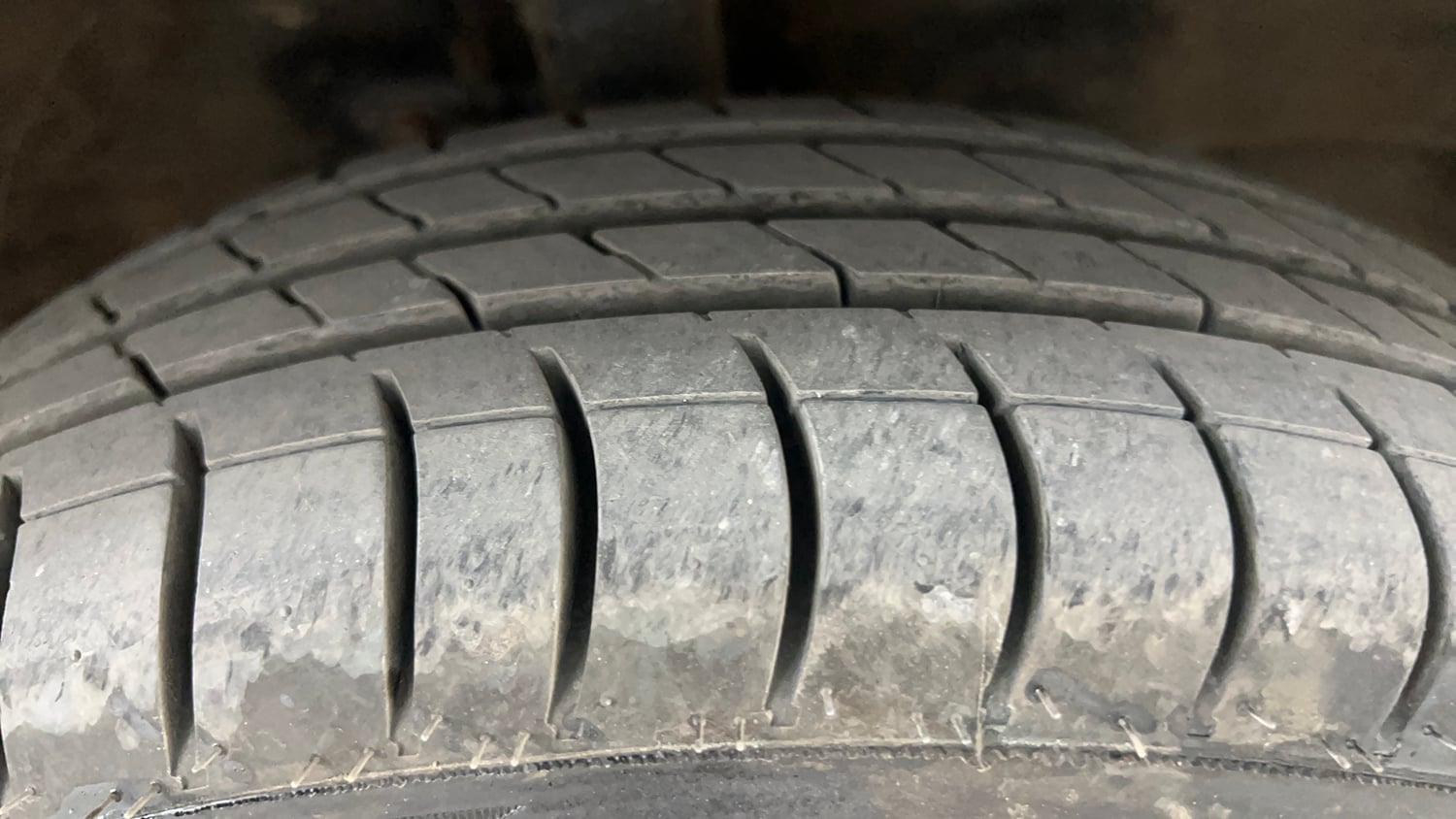 Used 2014 Maruti Suzuki Wagon R VXI Petrol Manual tyres RIGHT FRONT TYRE TREAD VIEW