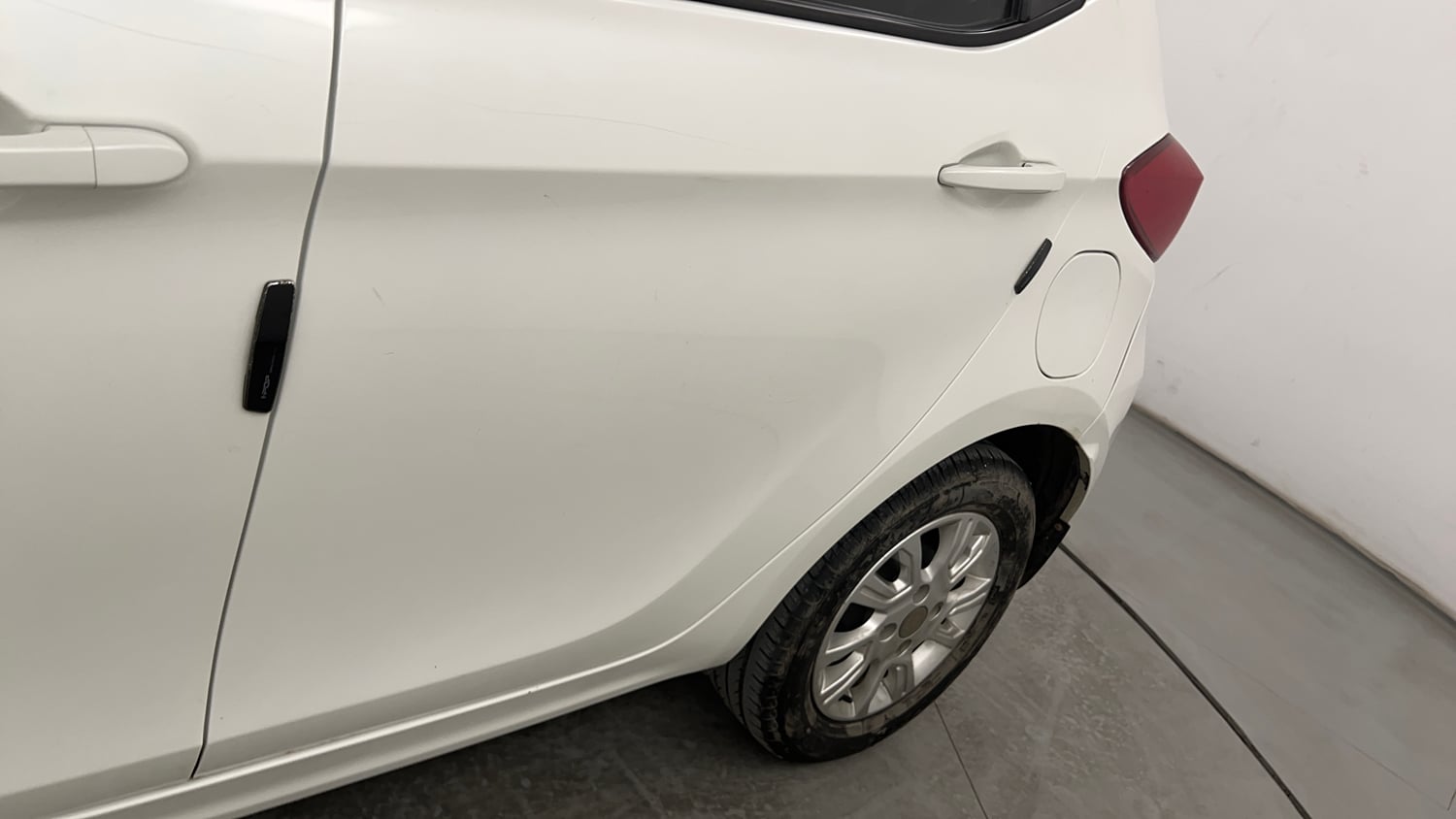 Used 2018 Tata Tiago Revotron XZ Petrol Manual dents MINOR SCRATCH
