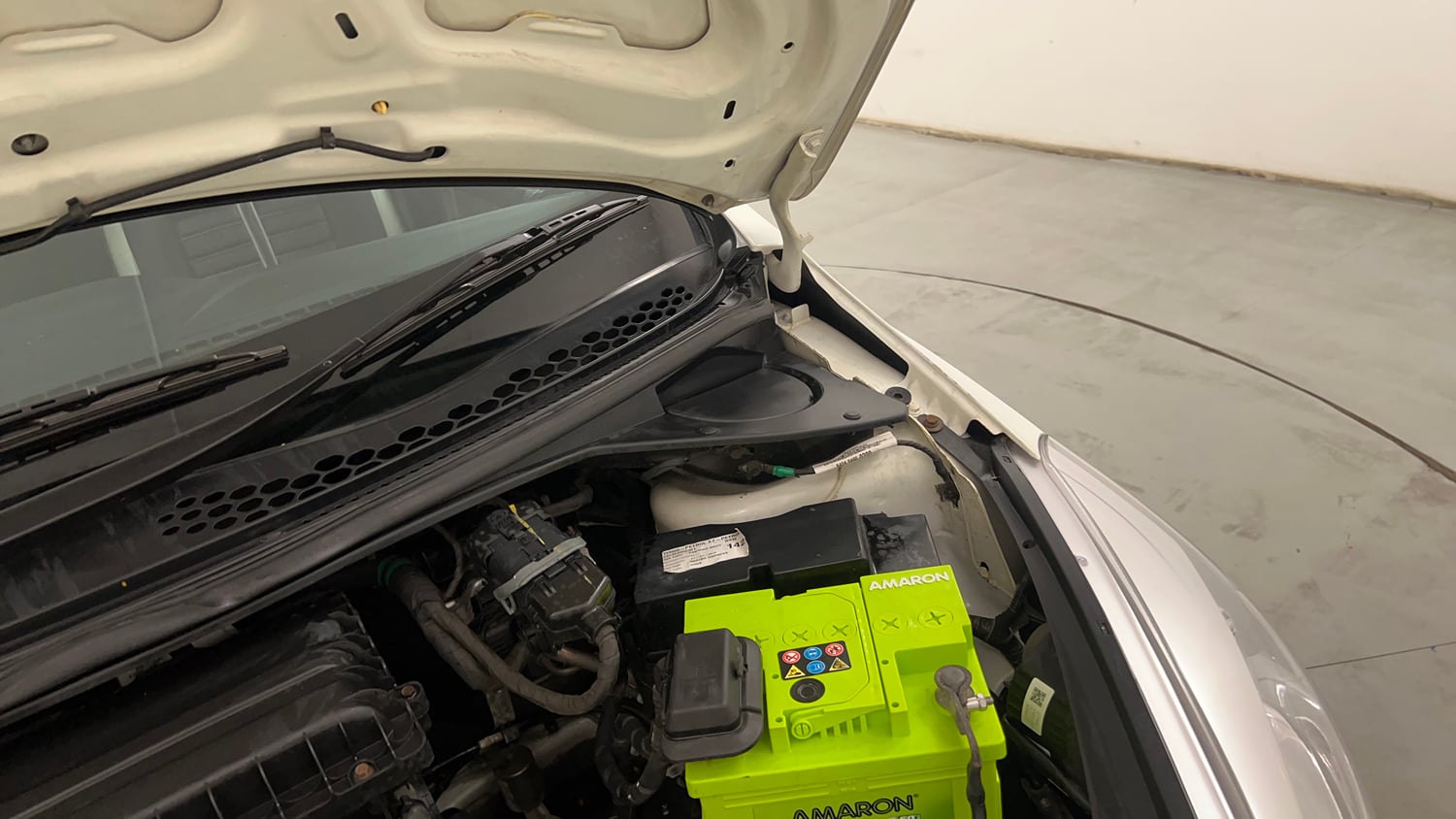 Used 2018 Tata Tiago Revotron XZ Petrol Manual engine ENGINE LEFT SIDE HINGE & APRON VIEW
