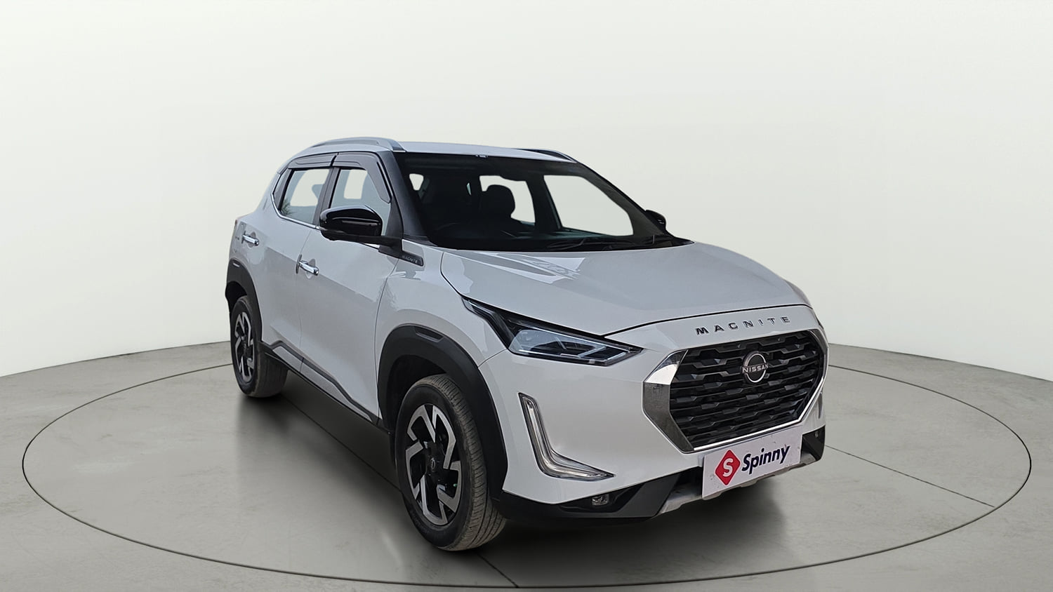 Used 2022 Nissan Magnite XV Premium Turbo CVT Petrol Automatic exterior RIGHT FRONT CORNER VIEW