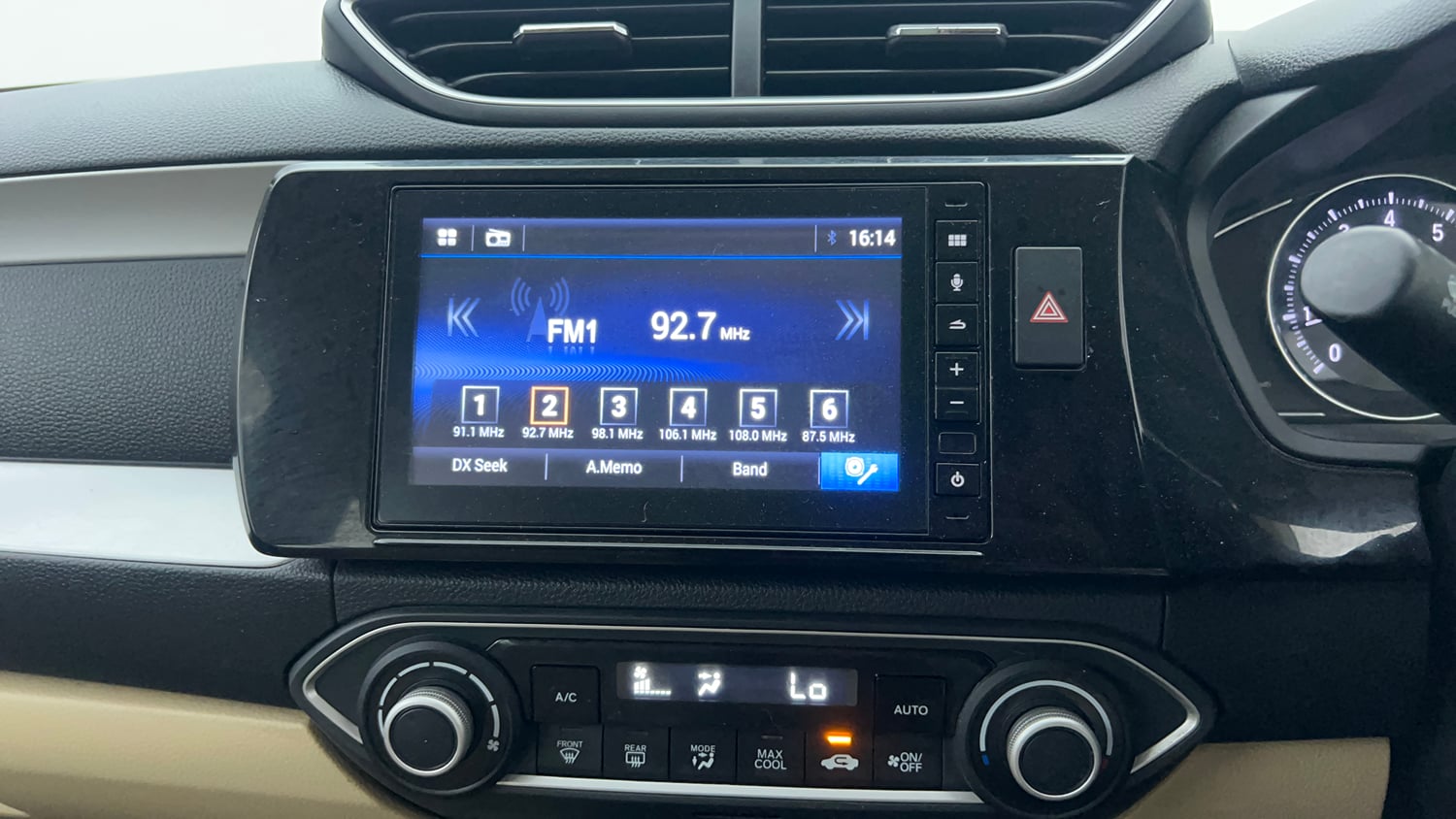 Used 2023 Honda Amaze VX 1.2 Petrol CVT Petrol Automatic interior MUSIC SYSTEM & AC CONTROL VIEW