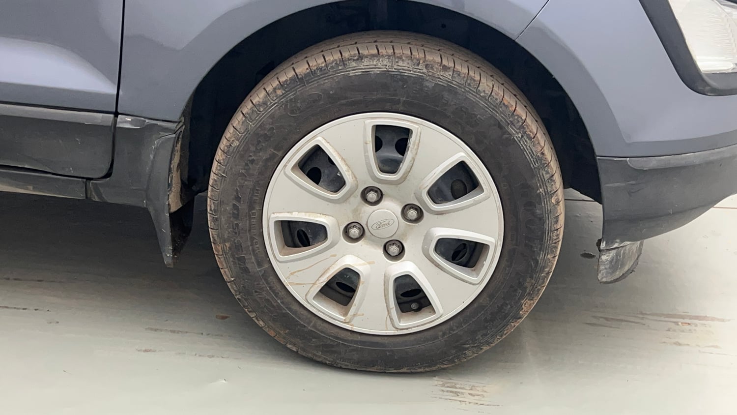 Used 2018 Ford EcoSport Trend 1.5L Ti-VCT Petrol Manual tyres RIGHT FRONT TYRE RIM VIEW