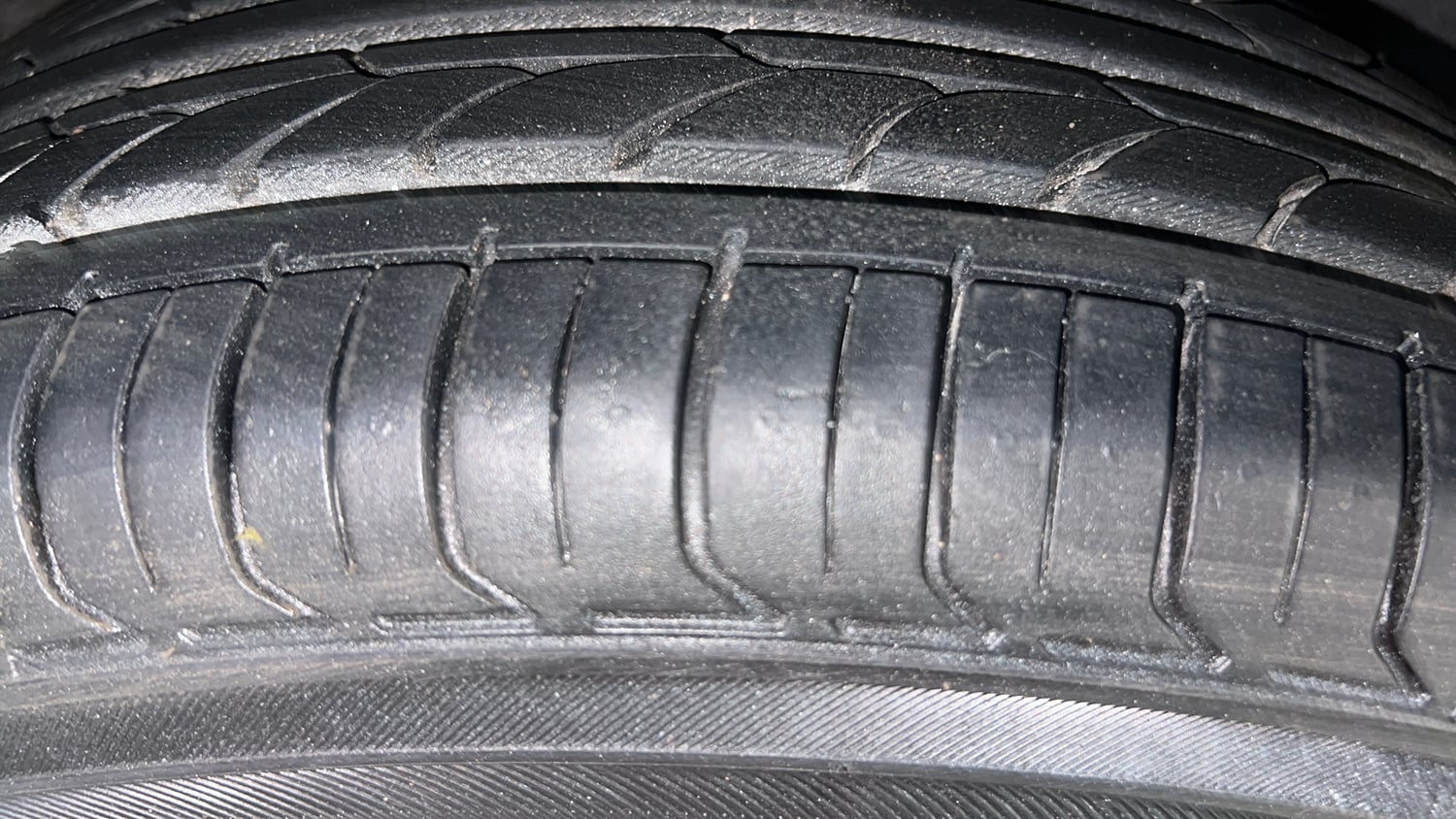 Used 2012 Hyundai i20 Asta 1.2 Petrol Manual tyres RIGHT REAR TYRE TREAD VIEW