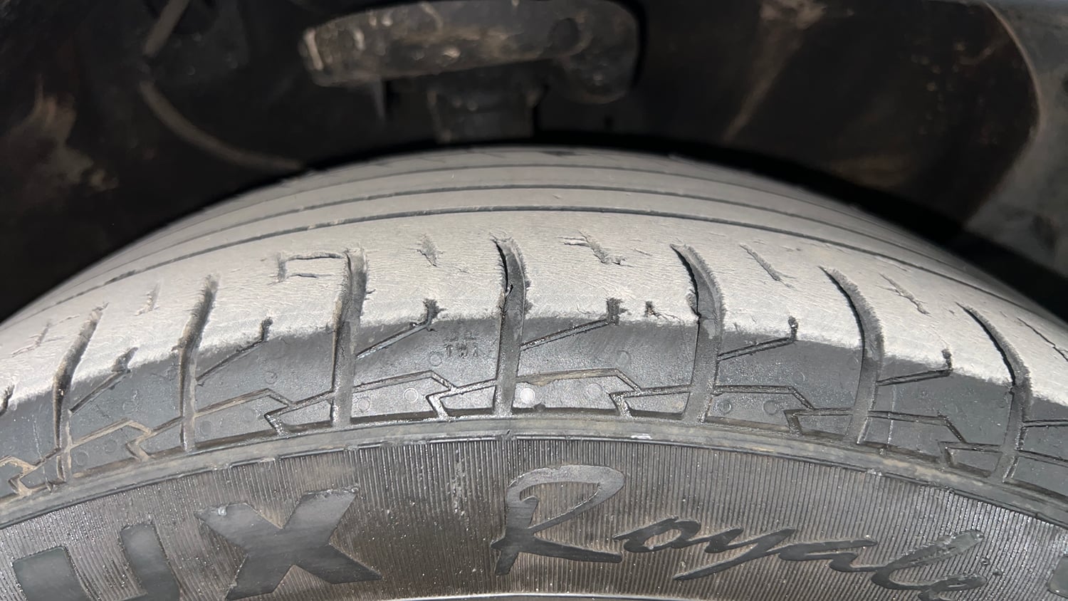 Used 2021 Kia Seltos GTX Plus 1.4 DCT Petrol Automatic tyres RIGHT FRONT TYRE TREAD VIEW