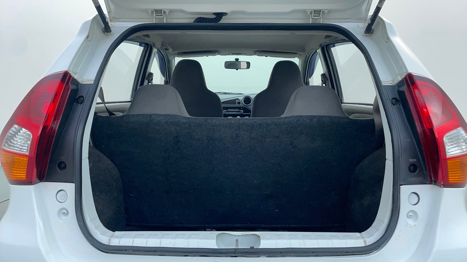 Used 2016 Datsun Redi-GO T (O) Petrol Manual interior DICKY INSIDE VIEW
