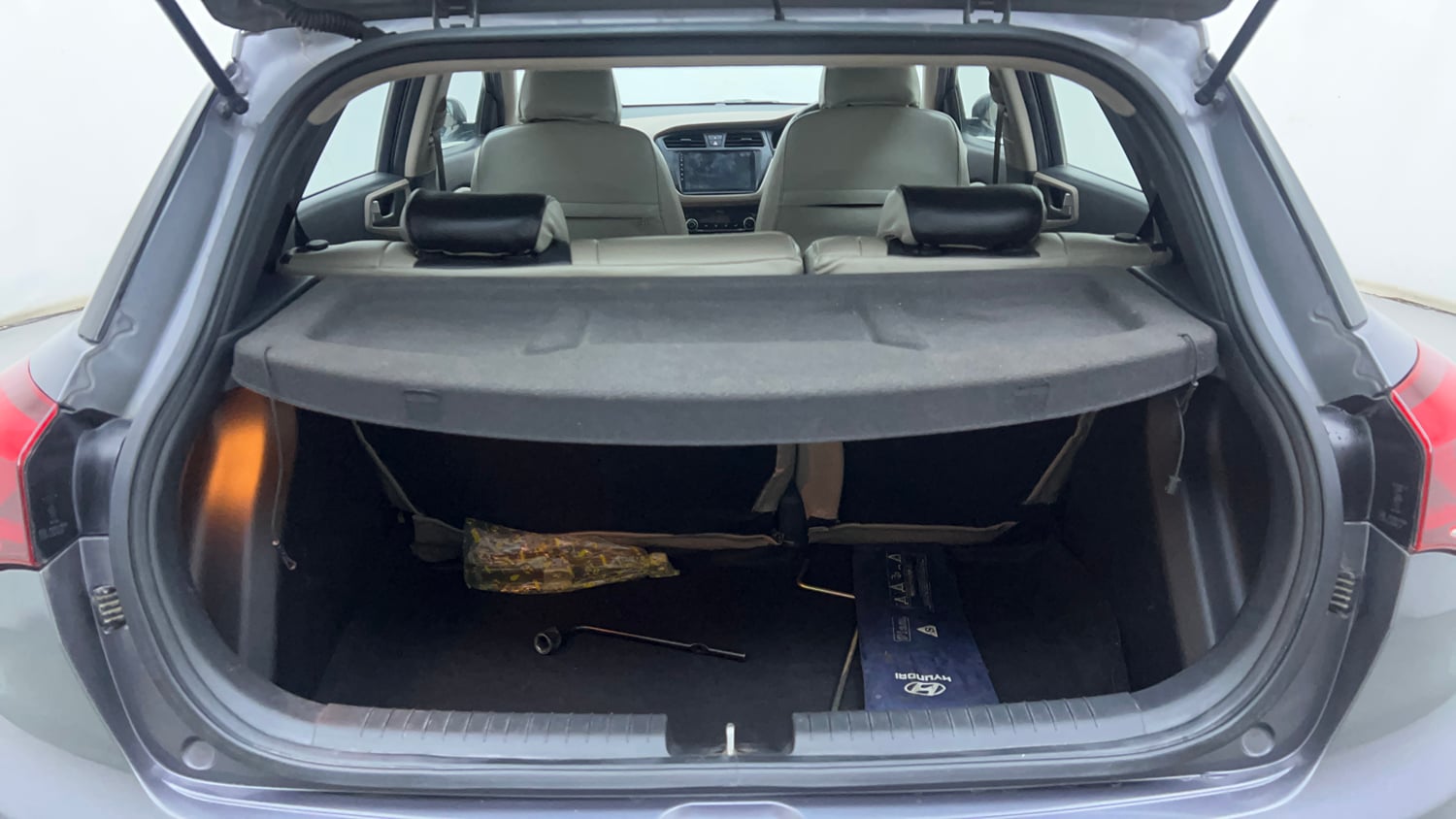 Used 2017 Hyundai Elite i20 Asta 1.2 Petrol Manual interior DICKY INSIDE VIEW