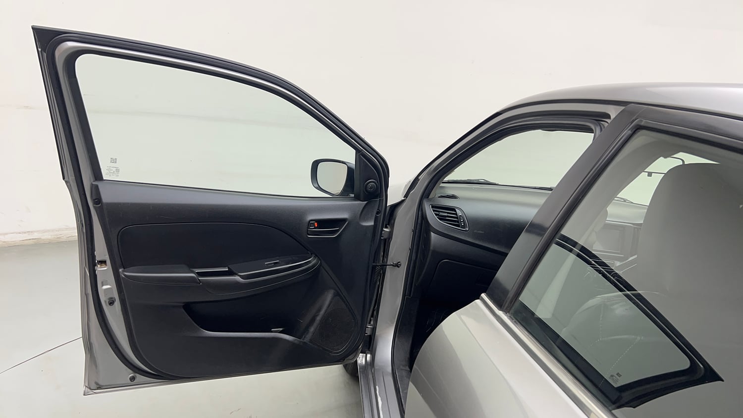 Used 2021 Maruti Suzuki Baleno Sigma Petrol Manual interior LEFT FRONT DOOR OPEN VIEW
