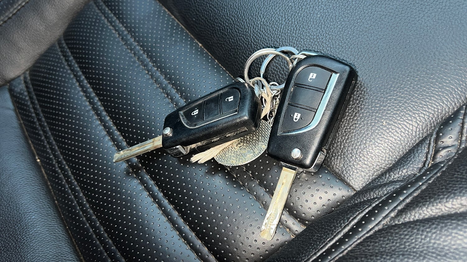 Used 2018 Toyota Innova Crysta 2.4 G 7 STR Diesel Manual extra CAR KEY VIEW