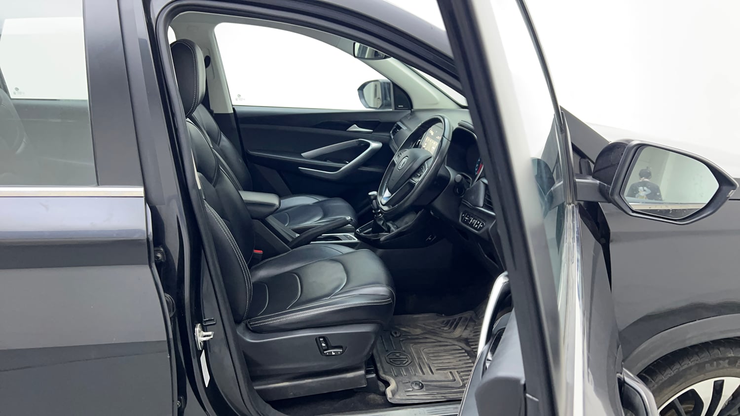Used 2022 MG Motors Hector Sharp 2.0 Diesel Turbo MT Diesel Manual interior RIGHT SIDE FRONT DOOR CABIN VIEW