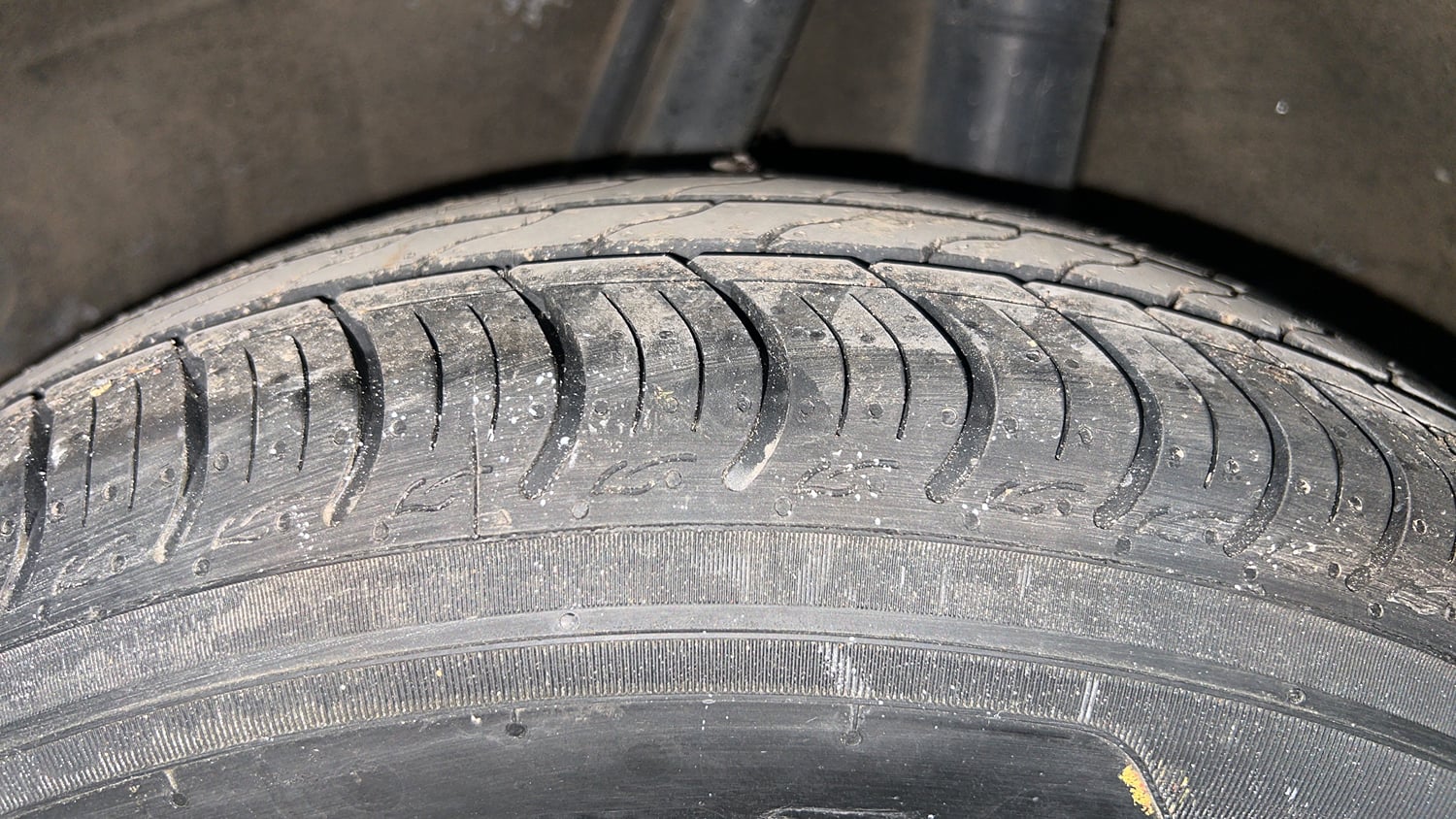 Used 2023 Honda Amaze VX 1.2 Petrol CVT Petrol Automatic tyres LEFT REAR TYRE TREAD VIEW