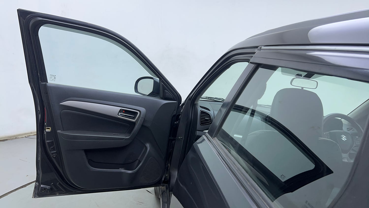 Used 2018 Maruti Suzuki Vitara Brezza [2016-2020] ZDi Plus Diesel Manual interior LEFT FRONT DOOR OPEN VIEW