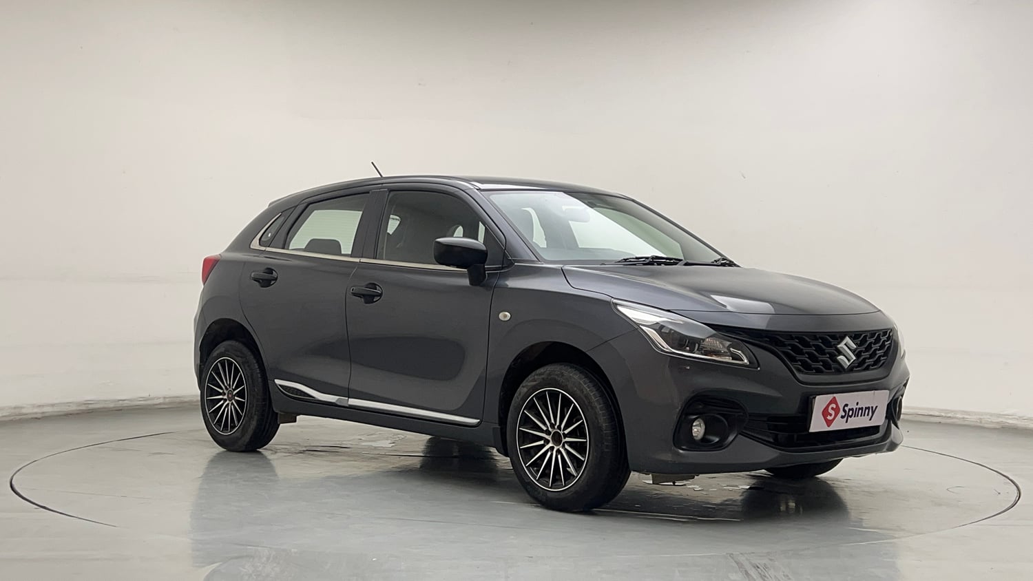Used 2023 Maruti Suzuki Baleno Sigma MT Petrol Manual exterior RIGHT FRONT CORNER VIEW