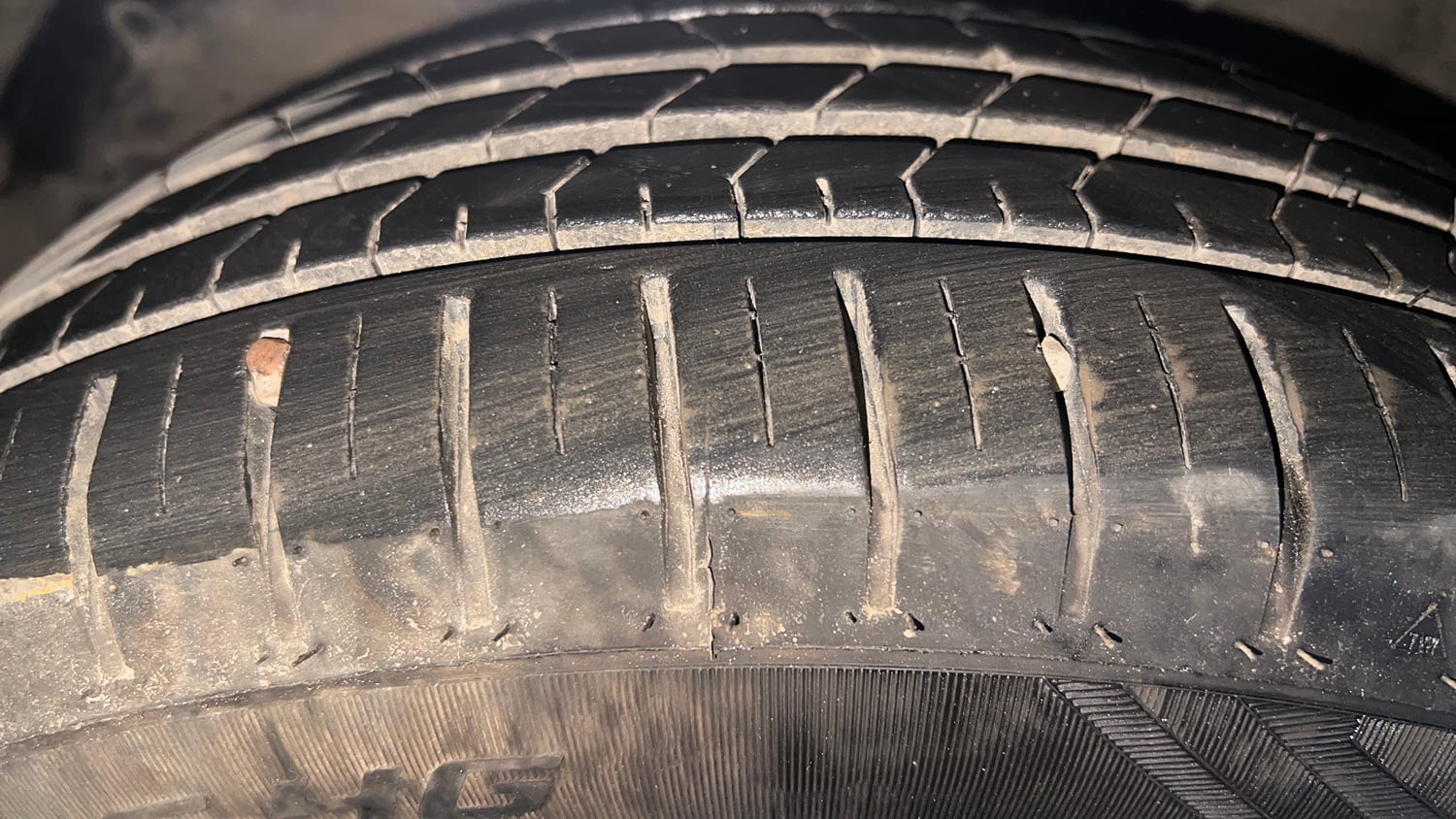 Used 2020 Maruti Suzuki Baleno Alpha Automatic Petrol Automatic tyres LEFT FRONT TYRE TREAD VIEW