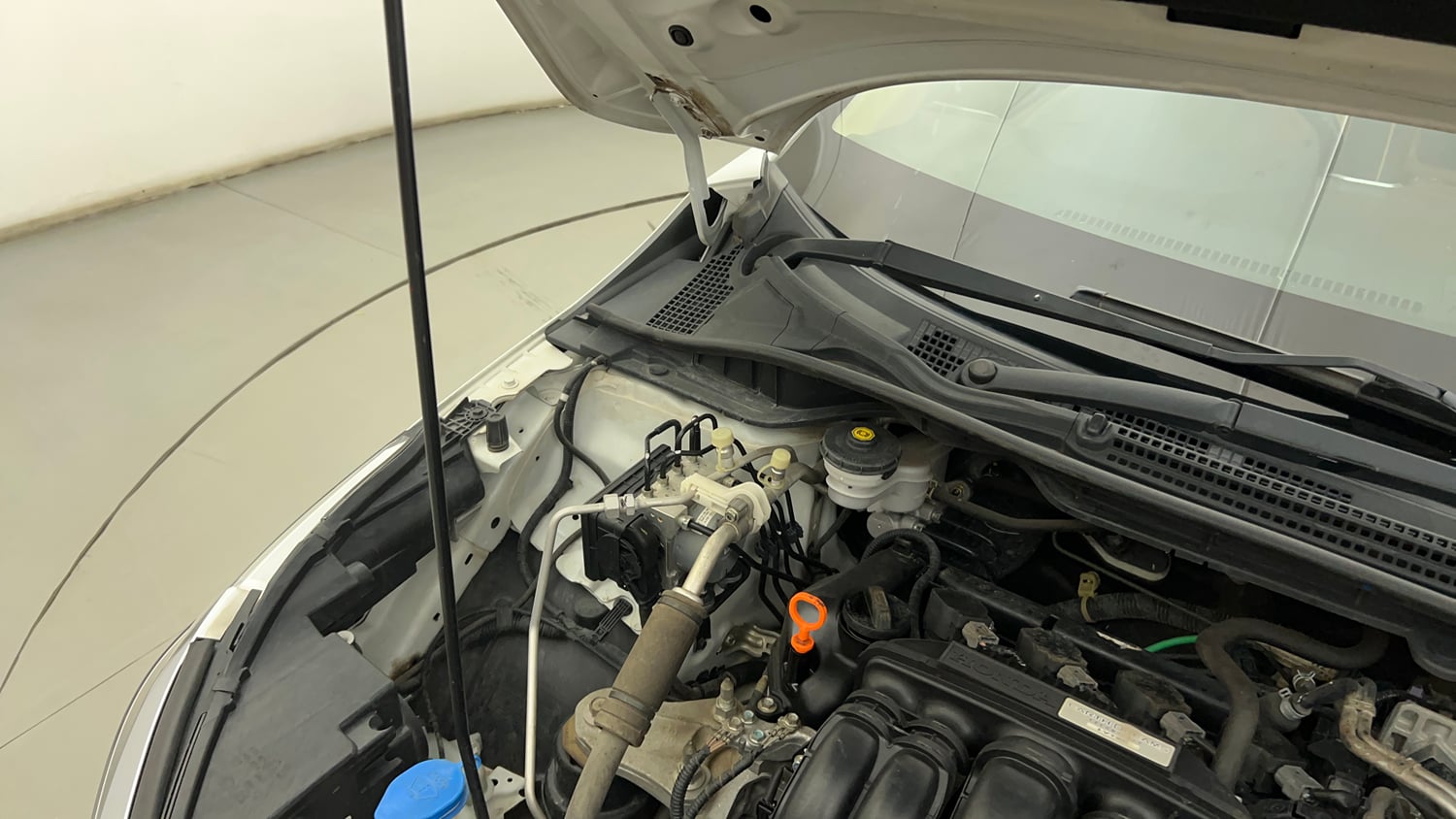 Used 2023 Honda City VX Petrol MT Petrol Manual engine ENGINE RIGHT SIDE HINGE & APRON VIEW