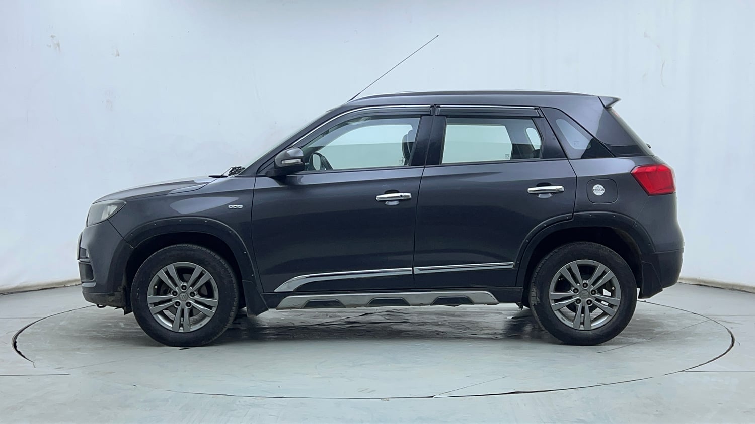 Used 2018 Maruti Suzuki Vitara Brezza [2016-2020] ZDi Plus Diesel Manual exterior LEFT SIDE VIEW