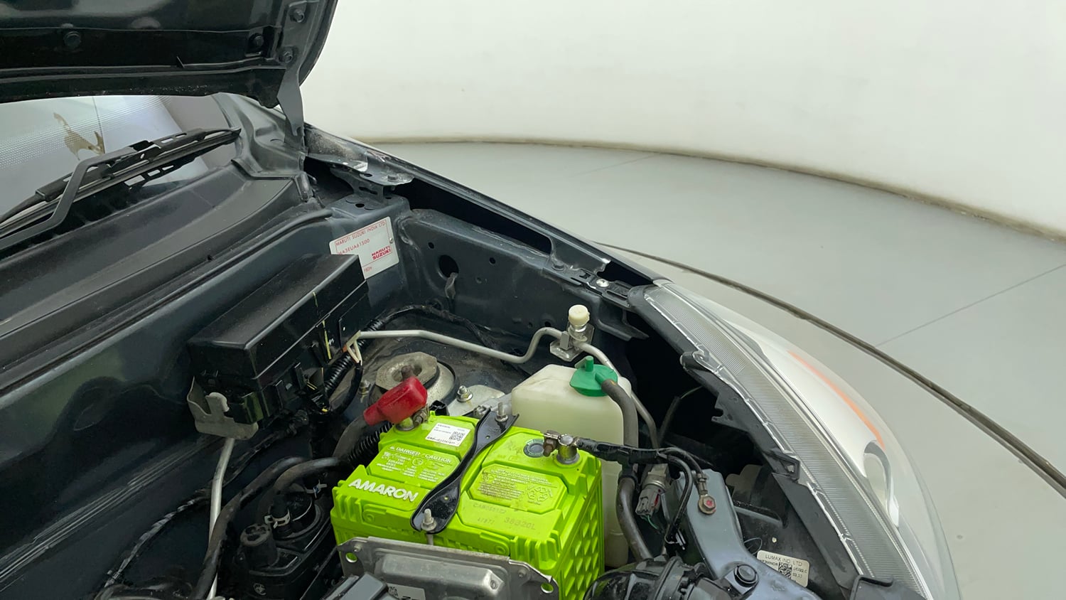 Used 2022 Maruti Suzuki Alto 800 LXi (O) Petrol Manual engine ENGINE LEFT SIDE HINGE & APRON VIEW
