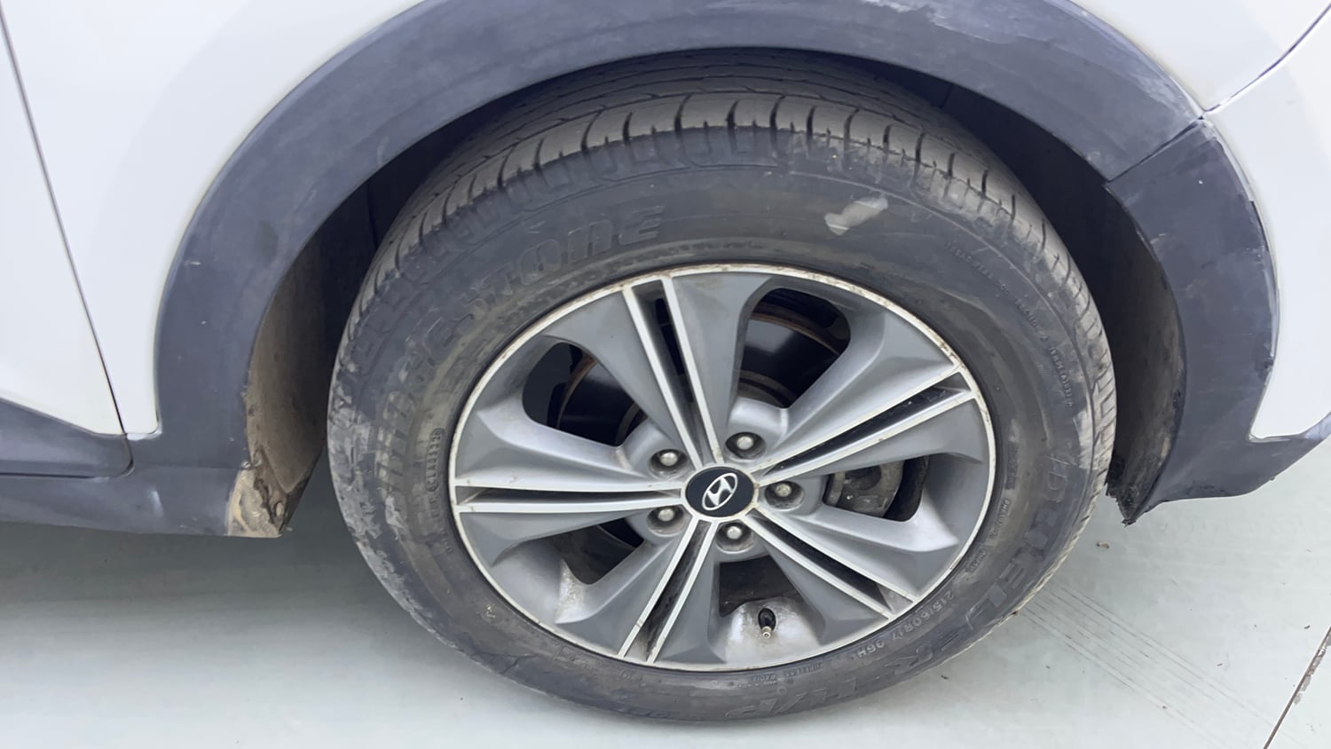 Used 2017 Hyundai Creta SX 1.6 CRDI (O) Diesel Manual tyres RIGHT FRONT TYRE RIM VIEW