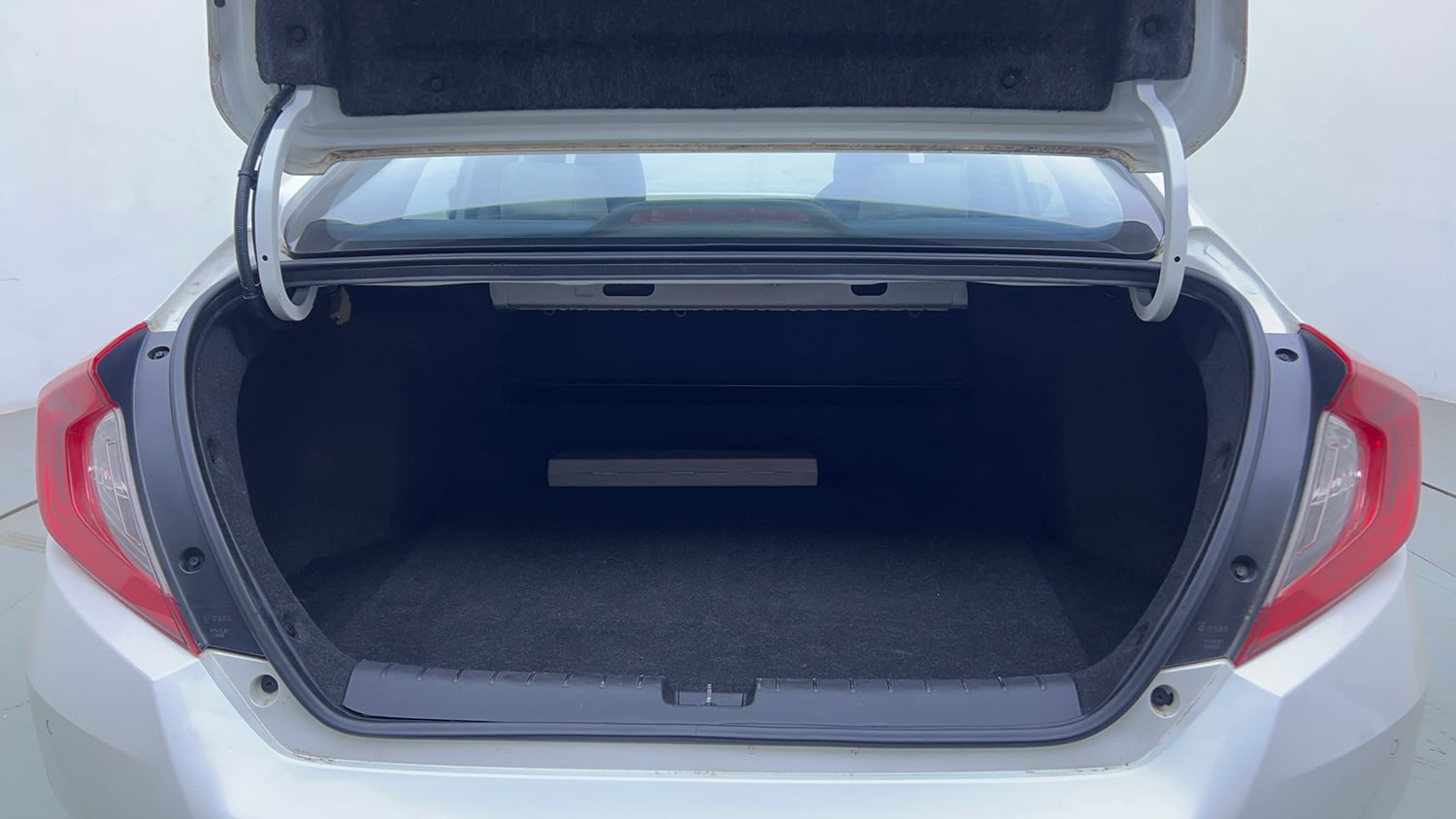 Used 2019 Honda Civic ZX CVT Petrol Petrol Automatic interior DICKY INSIDE VIEW