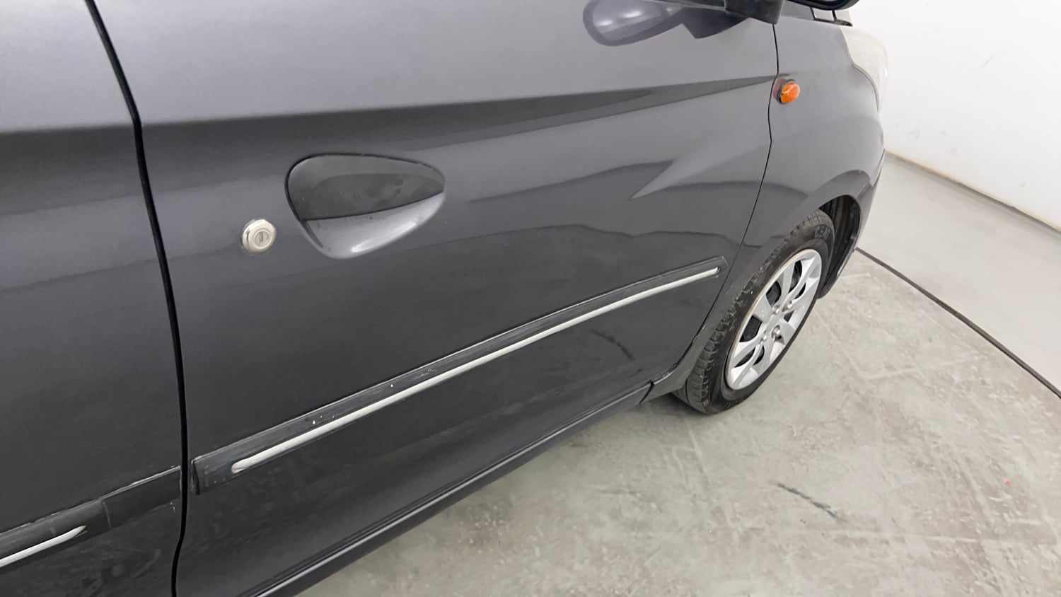 Used 2017 Hyundai Eon Magna + Petrol Manual dents MINOR SCRATCH