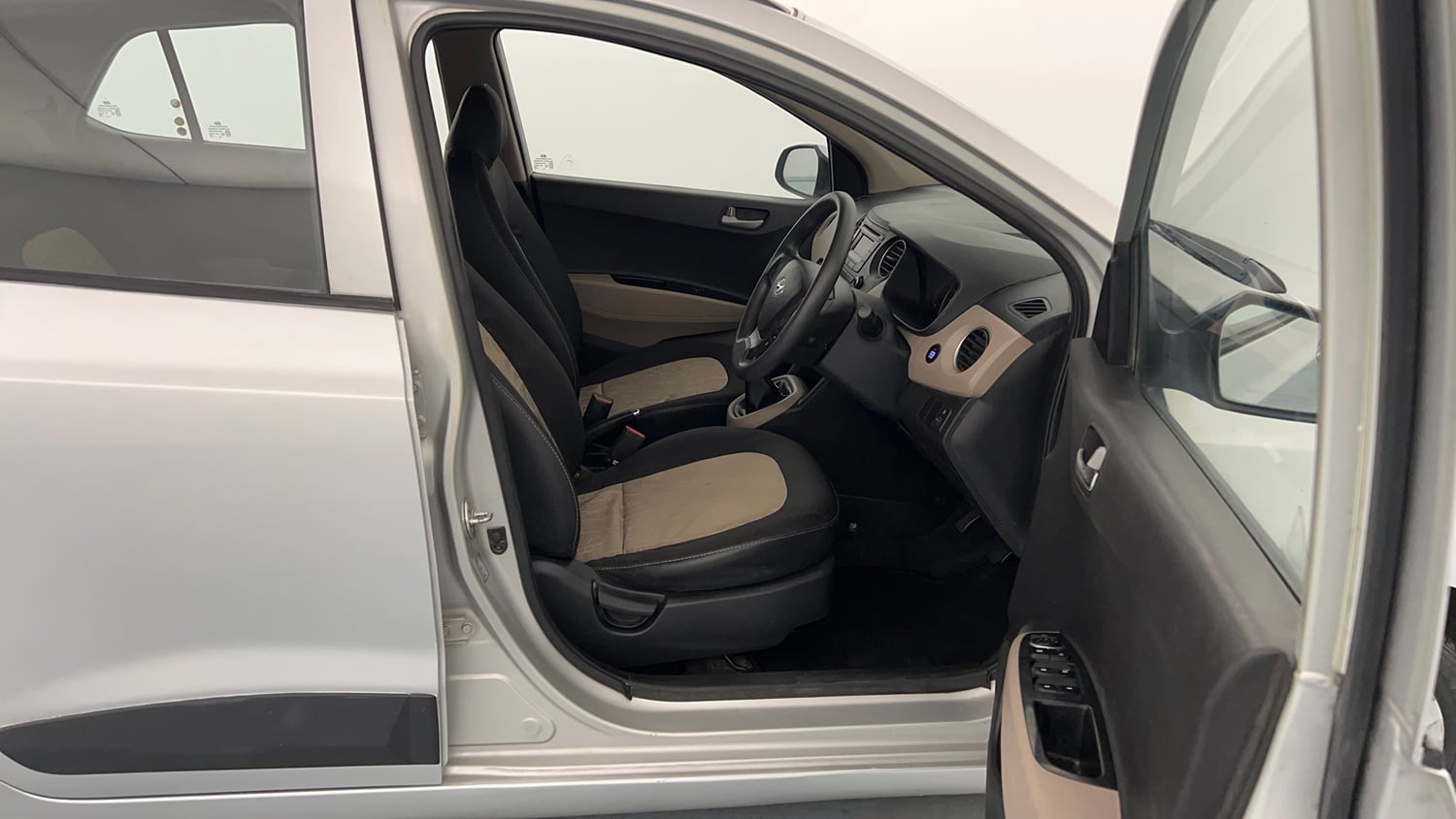 Used 2015 Hyundai Grand i10 Sportz 1.2 Kappa VTVT Petrol Manual interior RIGHT SIDE FRONT DOOR CABIN VIEW