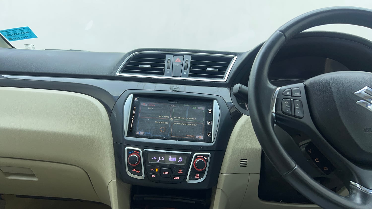 Used 2018 Maruti Suzuki Ciaz Alpha 1.4 MT Petrol Manual top_features Integrated (in-dash) music system
