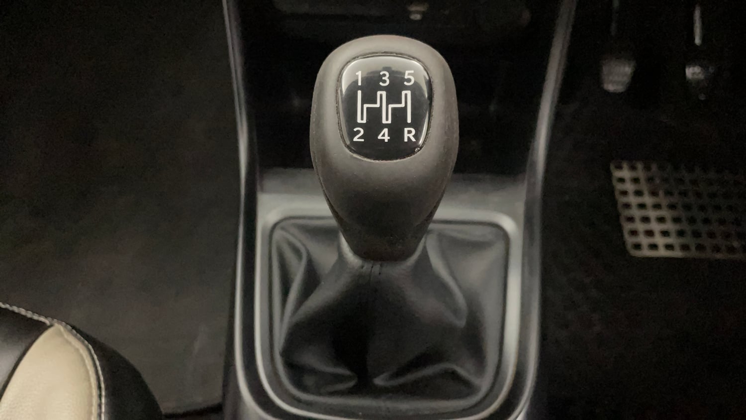 Used 2022 Tata Altroz XM Plus Petrol Petrol Manual interior GEAR  KNOB VIEW