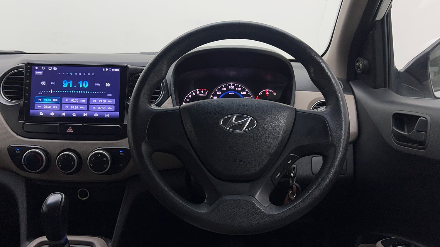 Used 2016 Hyundai Grand i10 Magna AT 1.2 Kappa VTVT Petrol Automatic interior STEERING VIEW