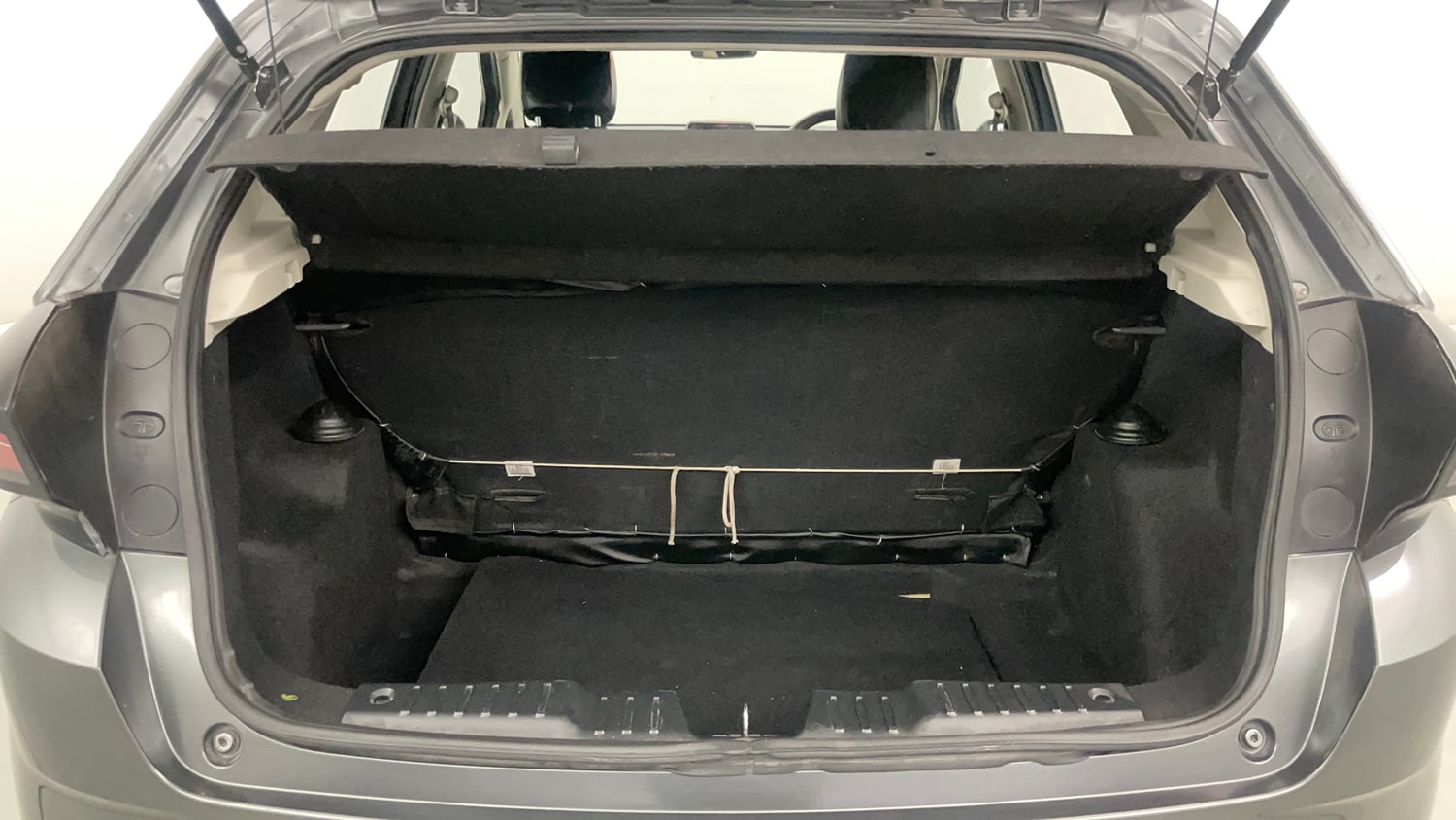Used 2022 Tata Altroz XM Plus Petrol Petrol Manual interior DICKY INSIDE VIEW