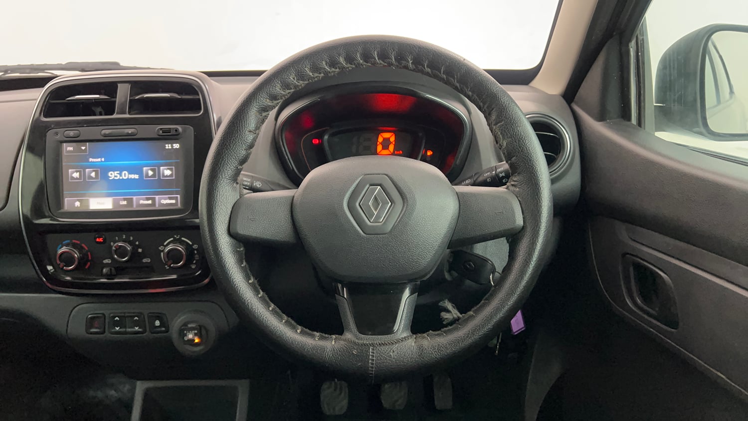 Used 2016 Renault Kwid RXT CNG (Outside Fitted) Cng Manual interior STEERING VIEW