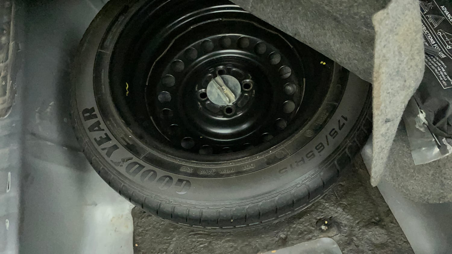 Used 2017 Honda City V Petrol Manual tyres SPARE TYRE VIEW