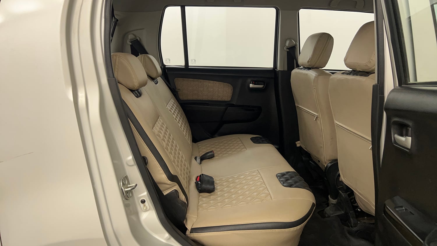 Used 2018 Maruti Suzuki Wagon R VXI Petrol Manual interior RIGHT SIDE REAR DOOR CABIN VIEW