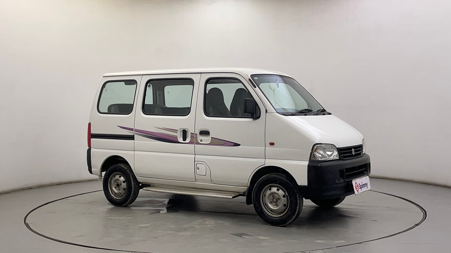 Used 2016 Maruti Suzuki Eeco 5 STR WITH A/C+HTR Petrol Manual exterior RIGHT FRONT CORNER VIEW