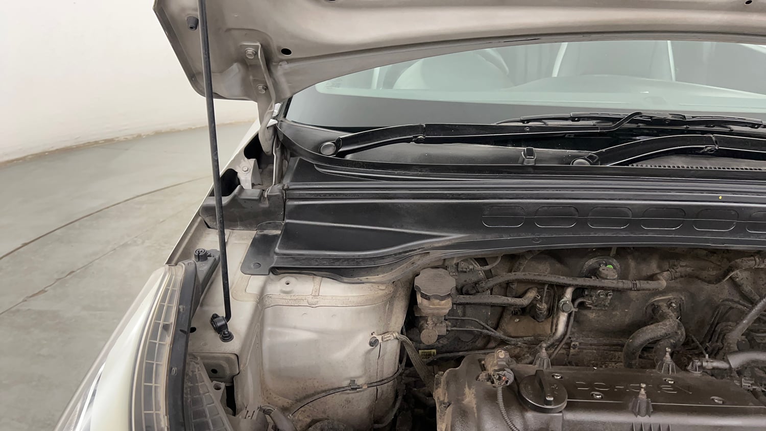 Used 2016 Hyundai Creta 1.6 SX Plus Petrol Petrol Manual engine ENGINE RIGHT SIDE HINGE & APRON VIEW
