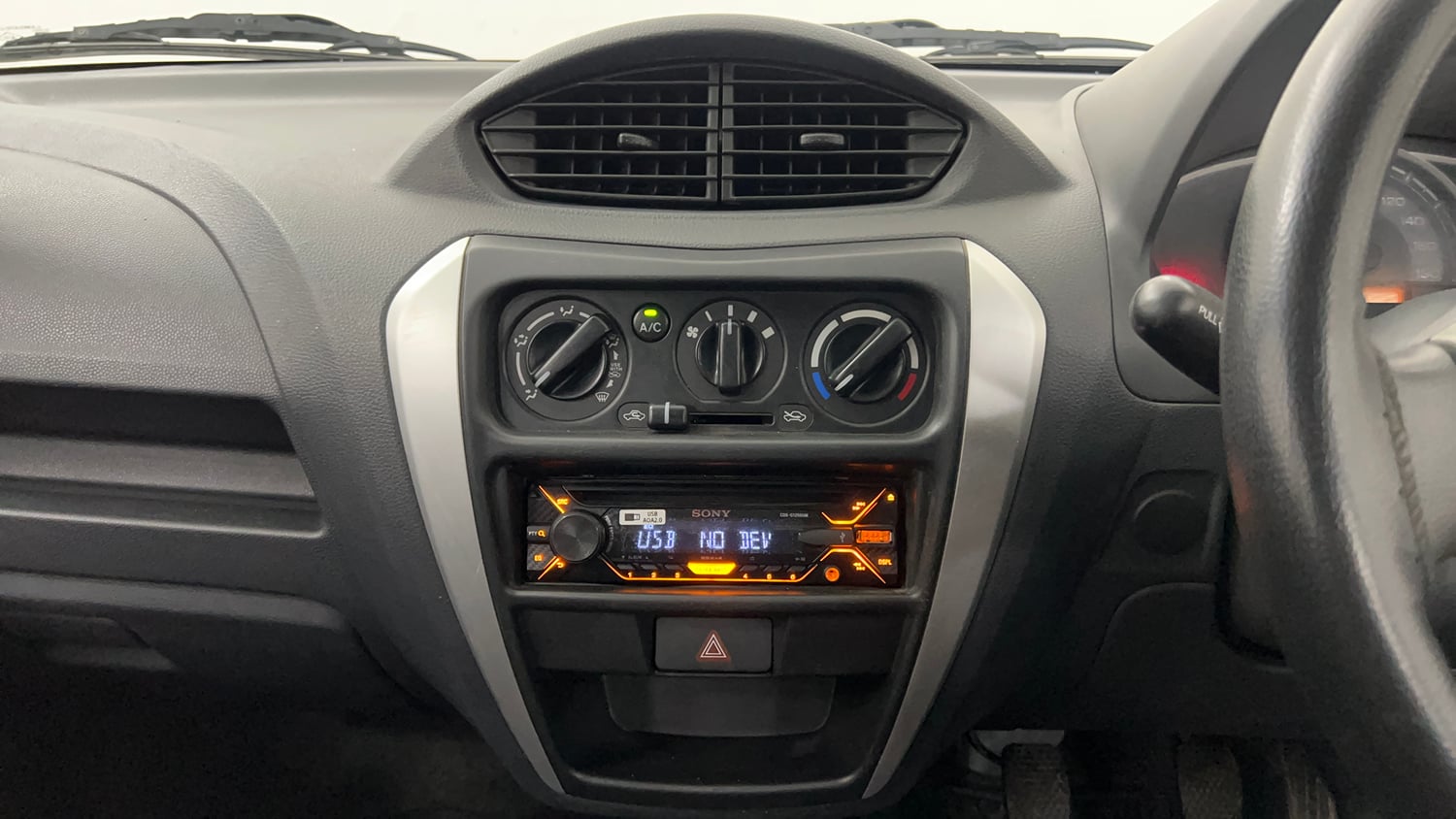 Used 2017 Maruti Suzuki Alto 800 LXi Petrol Manual interior MUSIC SYSTEM & AC CONTROL VIEW