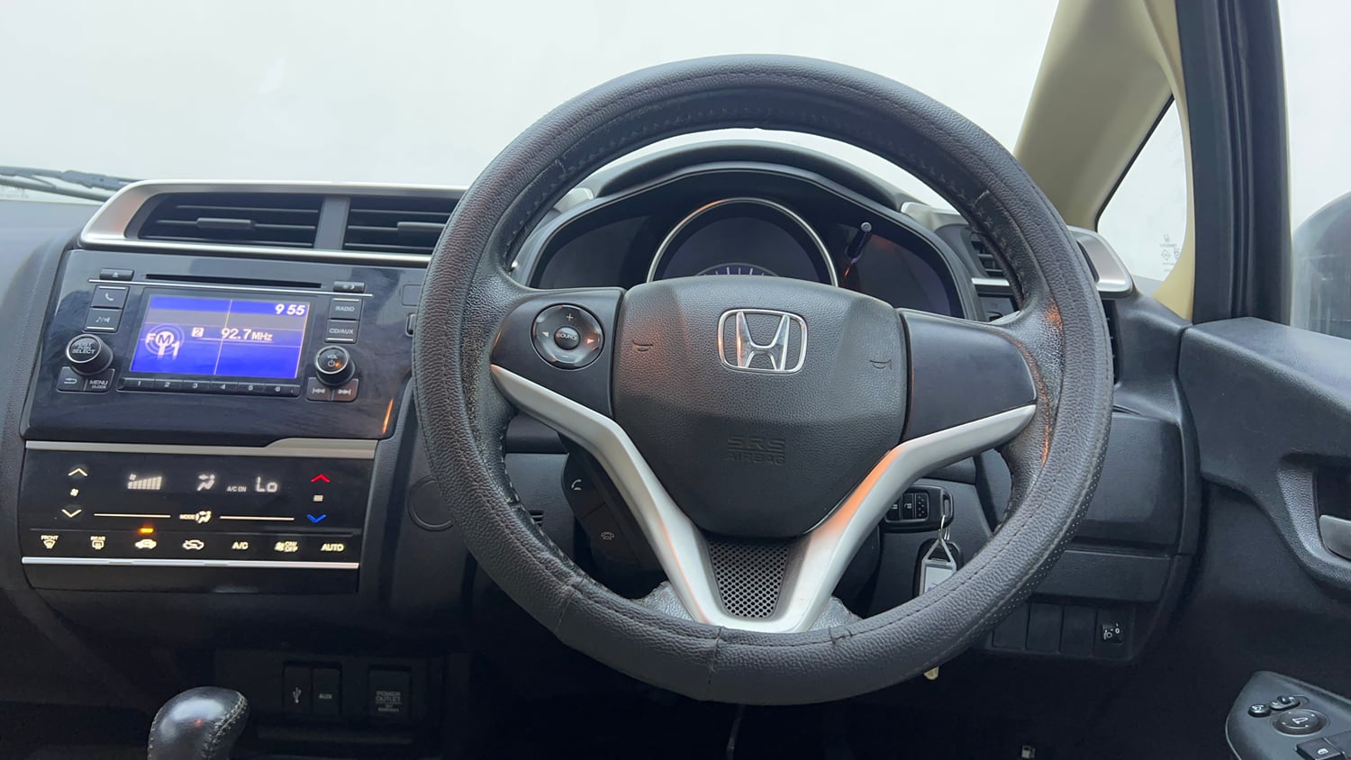 Used 2016 Honda Jazz V AT Petrol Petrol Automatic interior STEERING VIEW