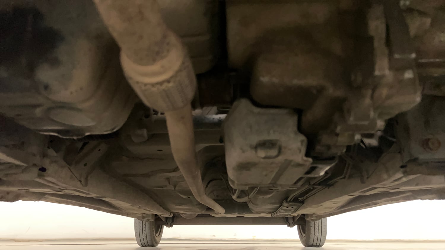 Used 2017 Hyundai Eon Magna + Petrol Manual extra FRONT LEFT UNDERBODY VIEW