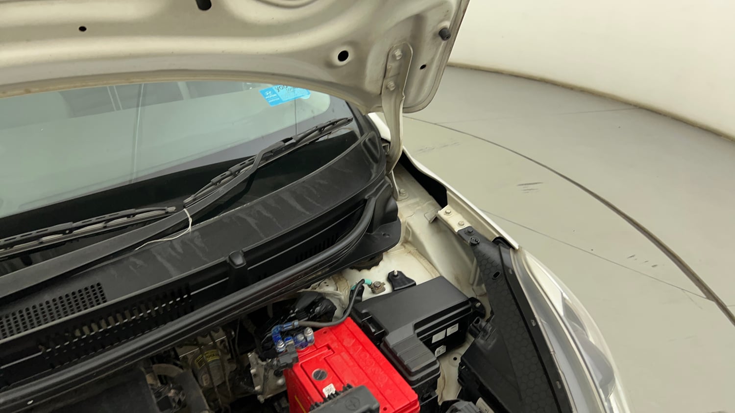 Used 2021 Hyundai Grand i10 Nios Sportz AMT 1.2 Kappa VTVT Petrol Automatic engine ENGINE LEFT SIDE HINGE & APRON VIEW