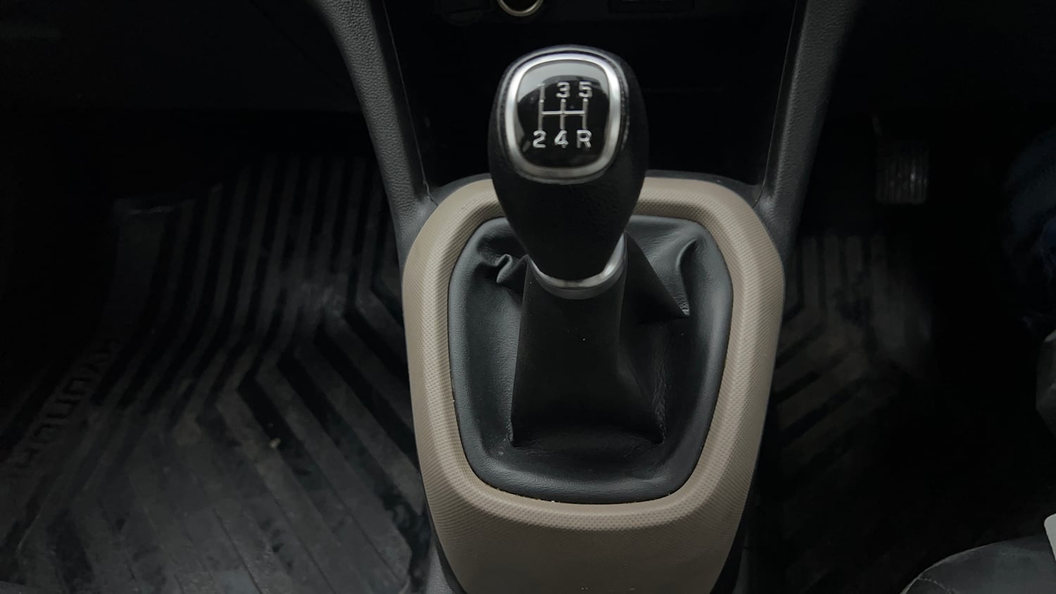 Used 2019 Hyundai Grand i10 Sportz 1.2 Kappa VTVT Petrol Manual interior GEAR  KNOB VIEW