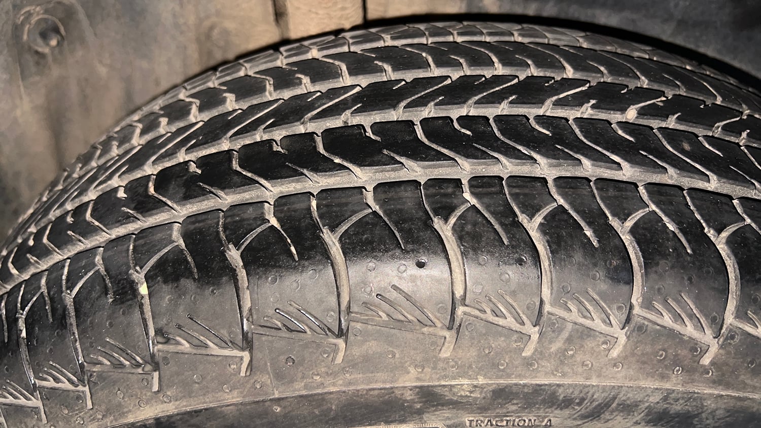 Used 2023 Maruti Suzuki Grand Vitara Delta Smart Hybrid Petrol Manual tyres RIGHT REAR TYRE TREAD VIEW