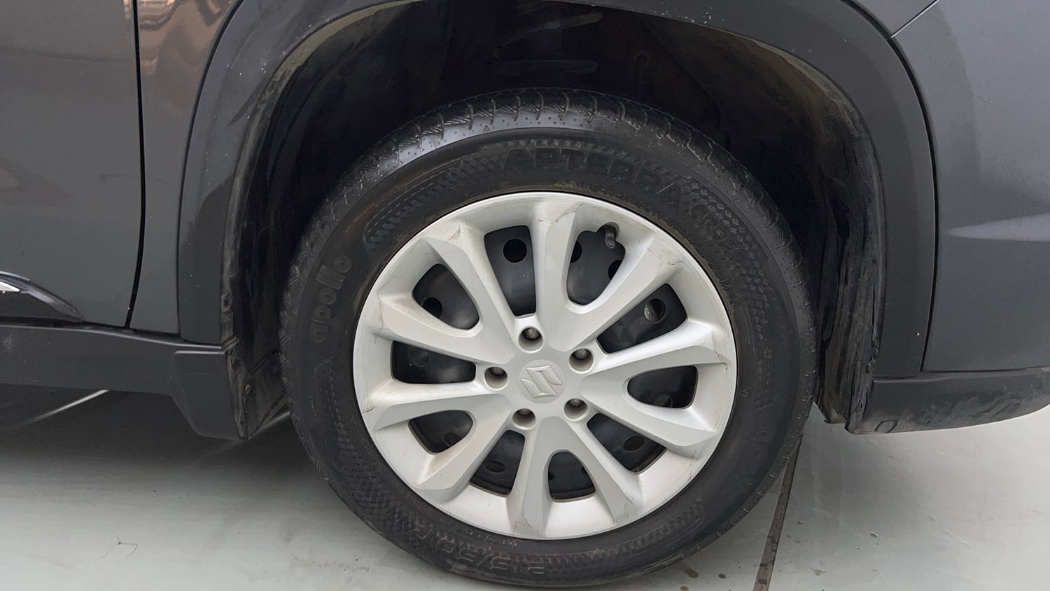 Used 2023 Maruti Suzuki Grand Vitara Delta Smart Hybrid Petrol Manual tyres RIGHT FRONT TYRE RIM VIEW
