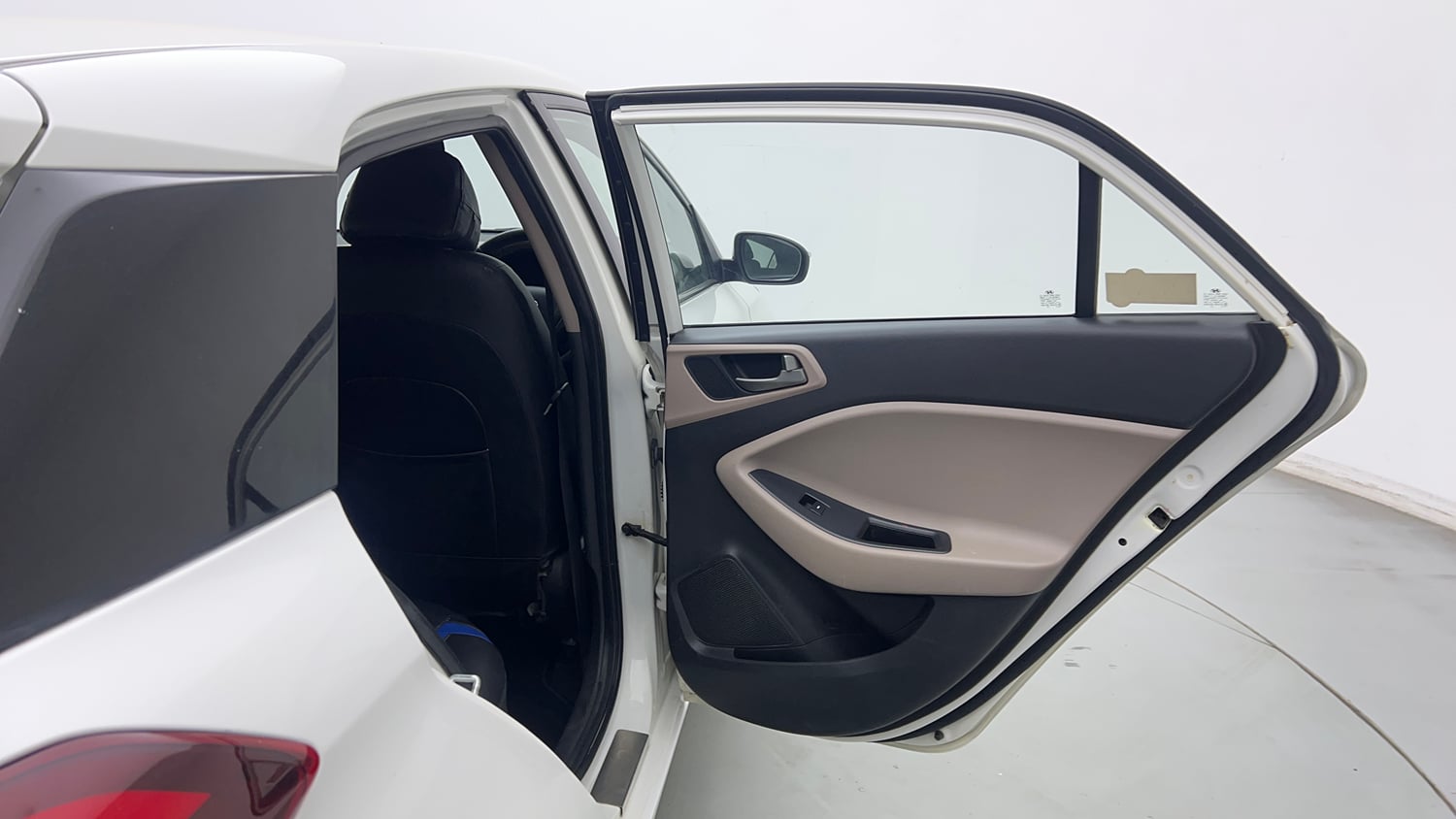 Used 2016 Hyundai Elite i20 Asta 1.2 (O) Petrol Manual interior RIGHT REAR DOOR OPEN VIEW